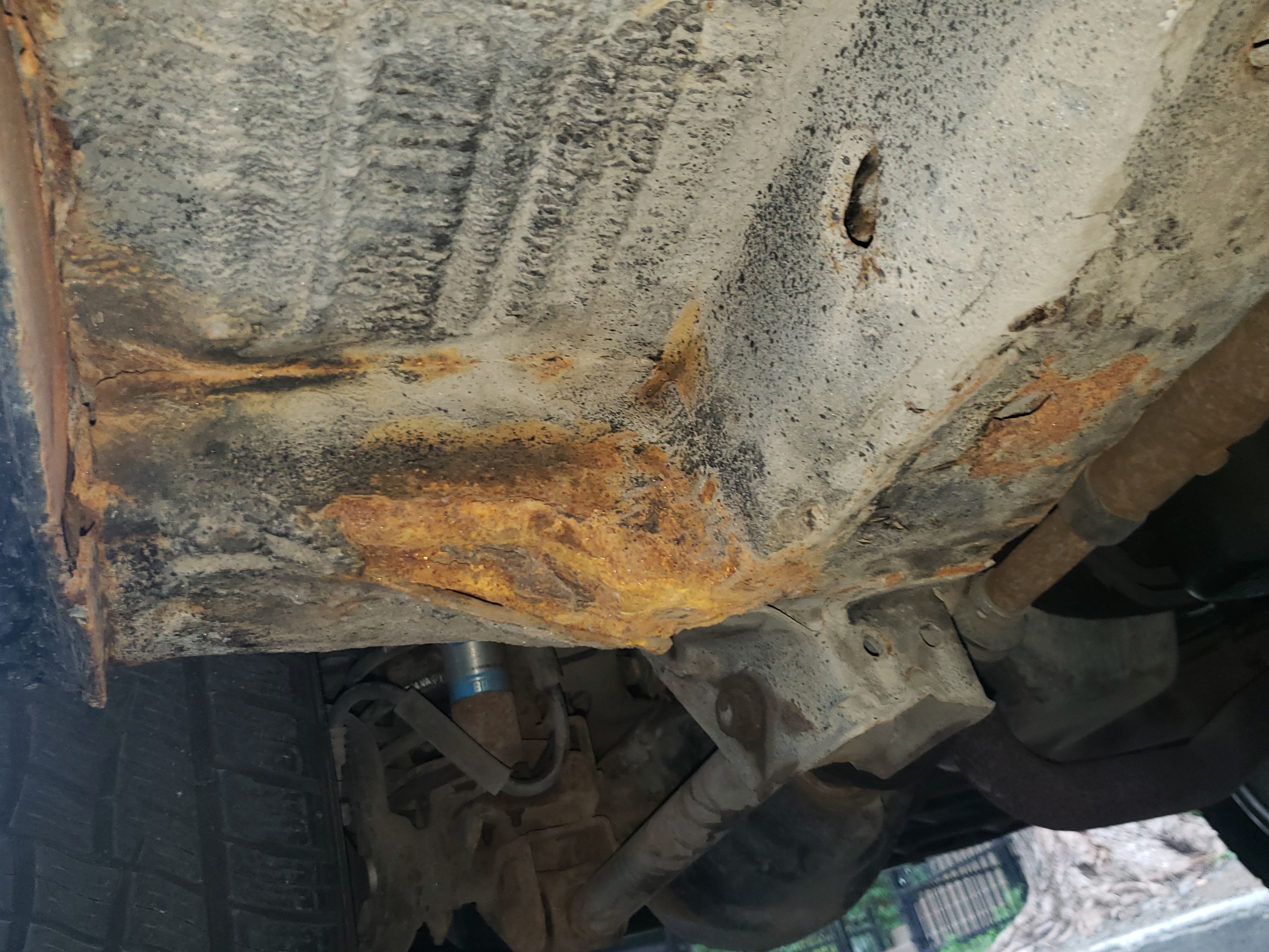 Rocker panel seam rust