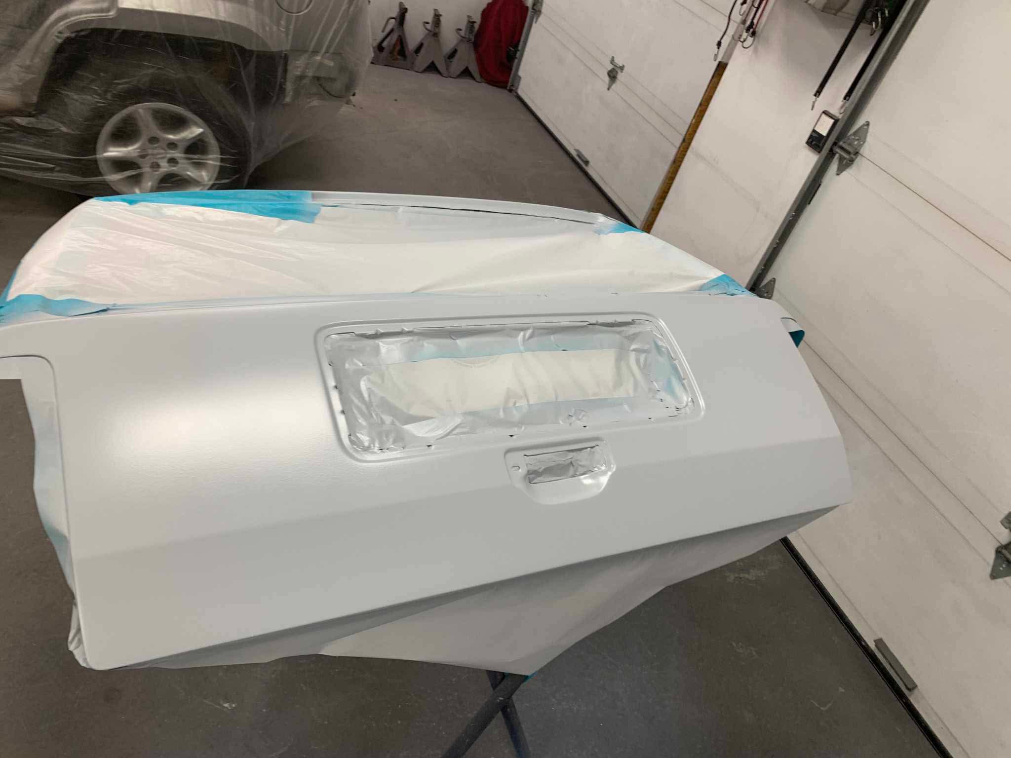 Primer on the liftgate