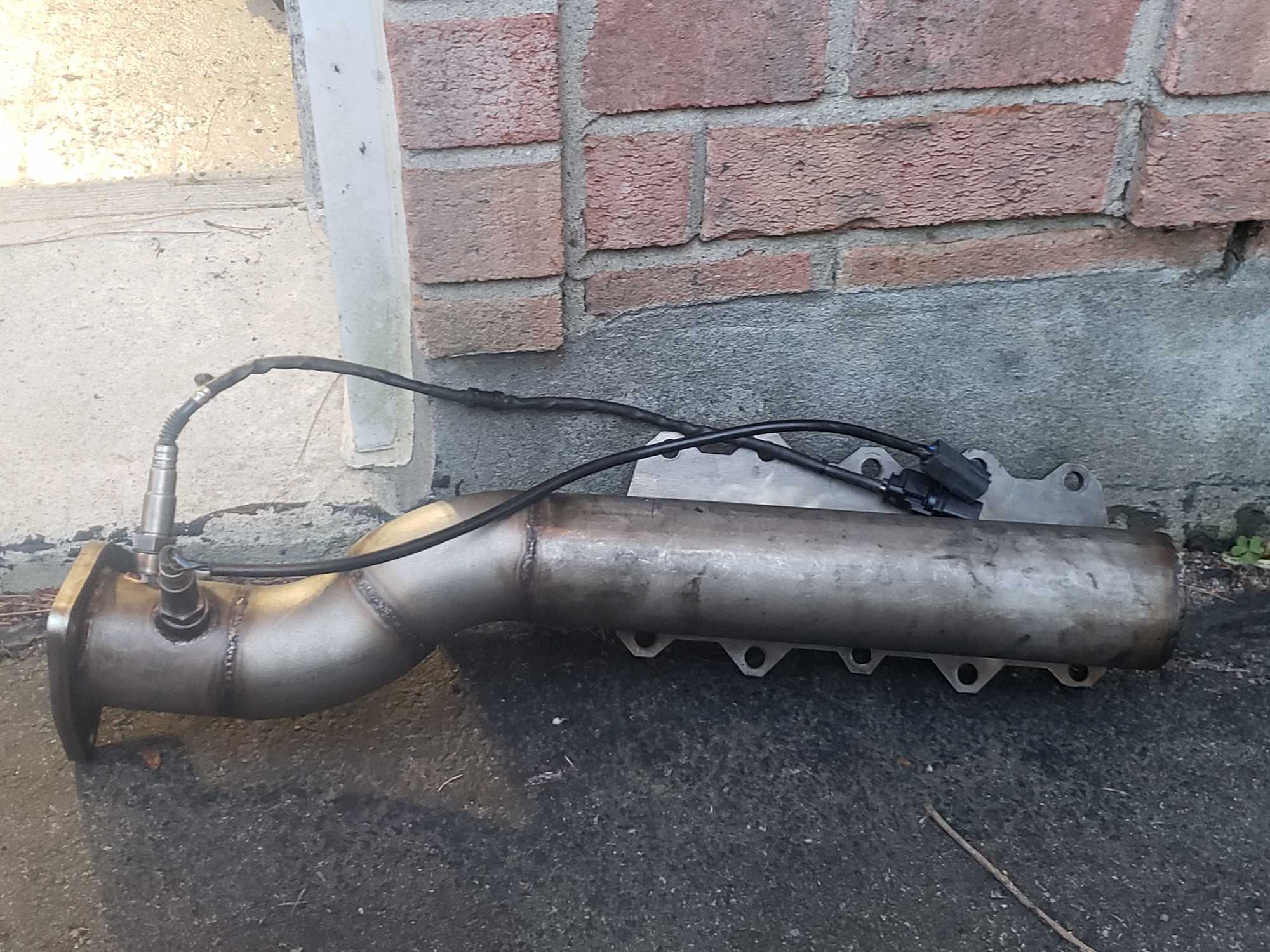 Custom log manifold